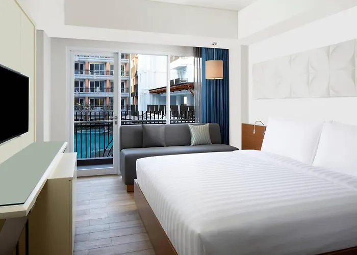 Fairfield By Marriott Bali Sunset Road